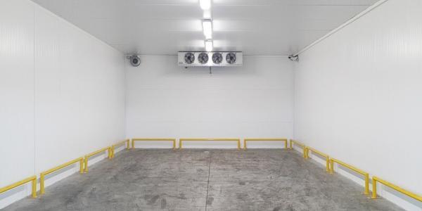 Warehouse without shelving system