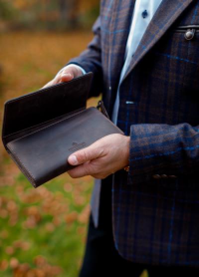SEWING A MEN’S WALLET SEWING A MEN’S WALLET