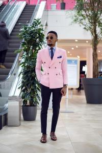 TAILORING A SUIT FOR MEN